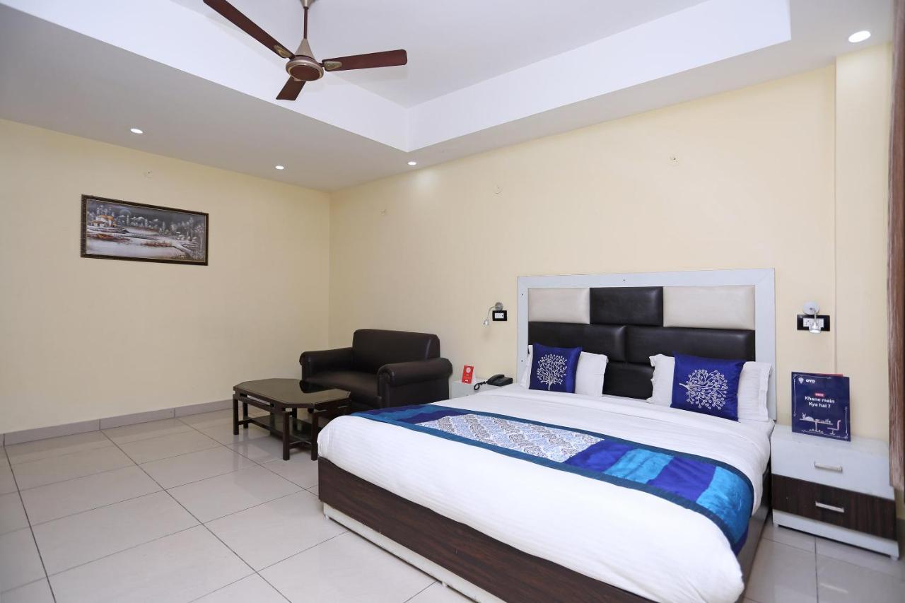 Oyo 8232 Hotel Krb Paradise Dehradun Ngoại thất bức ảnh