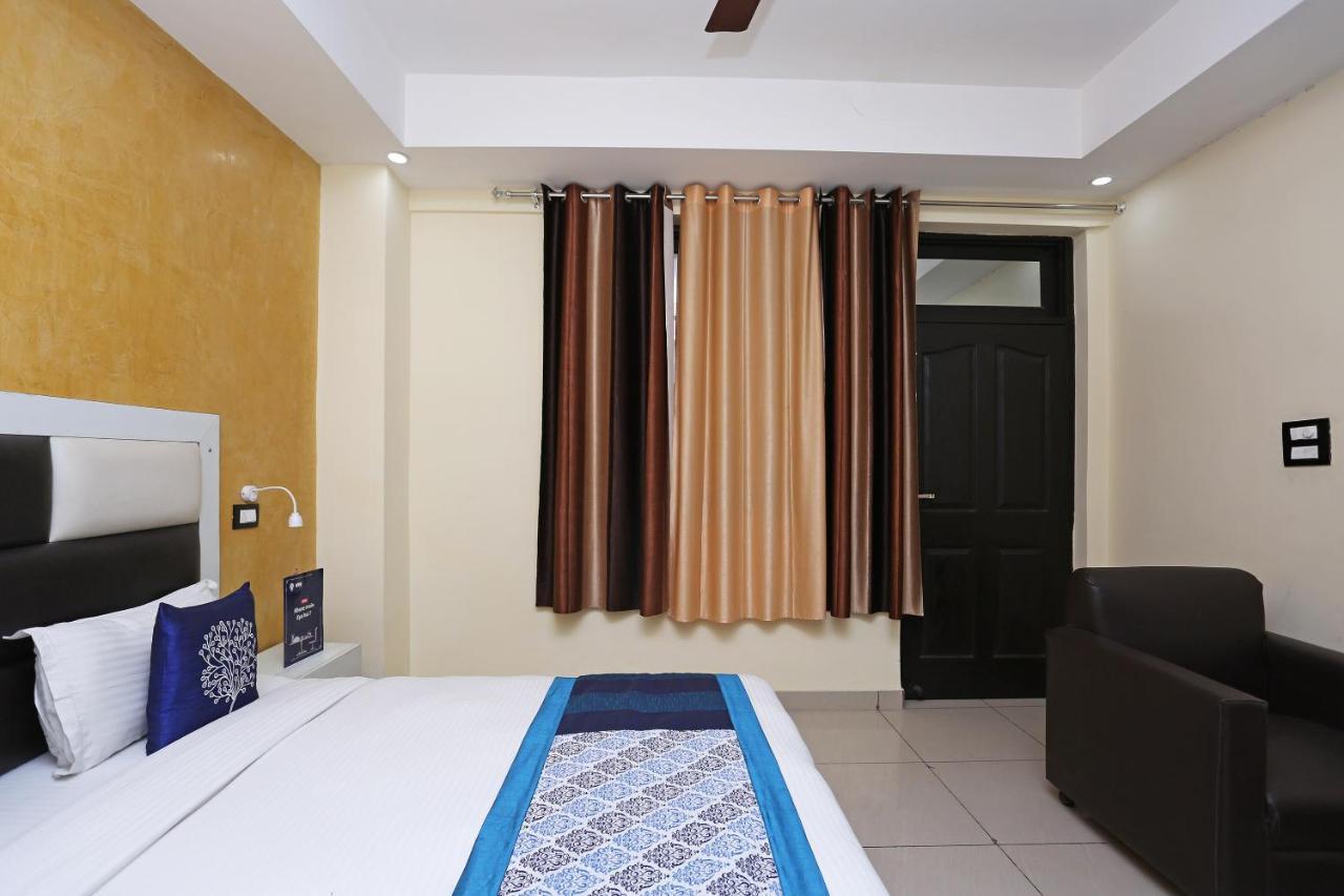 Oyo 8232 Hotel Krb Paradise Dehradun Ngoại thất bức ảnh