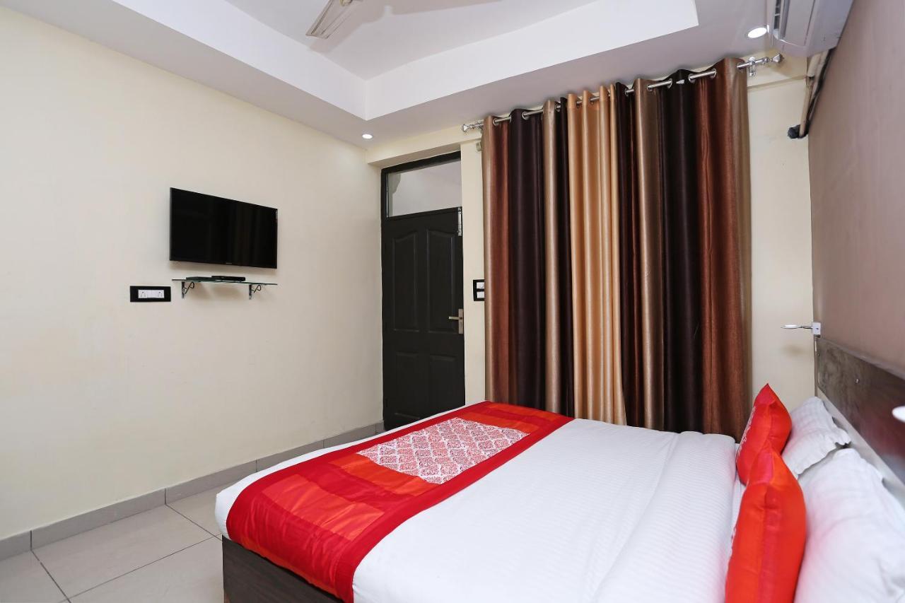 Oyo 8232 Hotel Krb Paradise Dehradun Ngoại thất bức ảnh